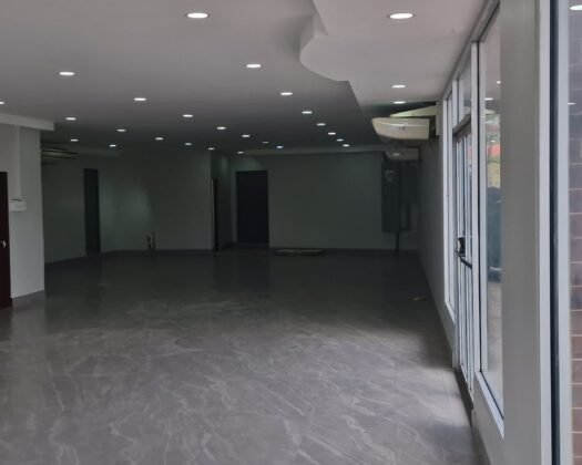 COMMERCIAL SPACE FOR RENT IN CUREPE – 2,200 Sq. Ft. Ground Floor Corner Unit